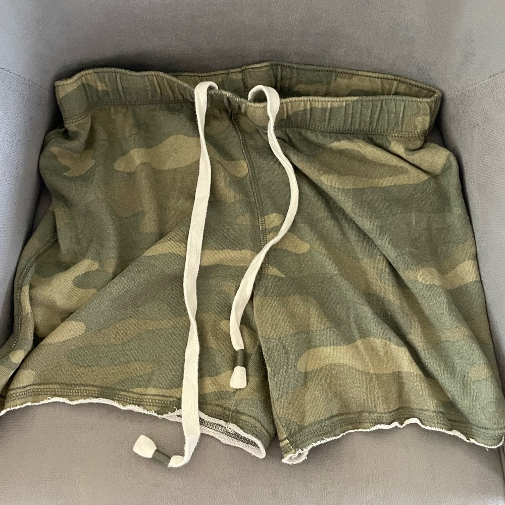 SO brand Kohls jogger shorts. Size M.